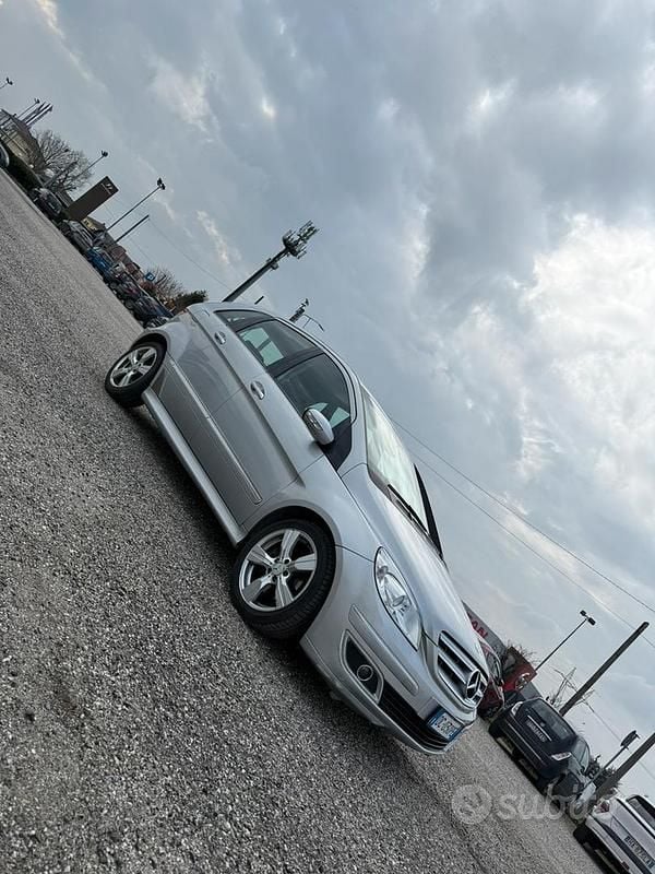 Usata Mercedes B180 2008 Grigio Monovolume