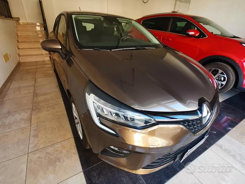 Usata Renault Clio V Intens 86 CV (63 kW) 2020 Marrone Berlina