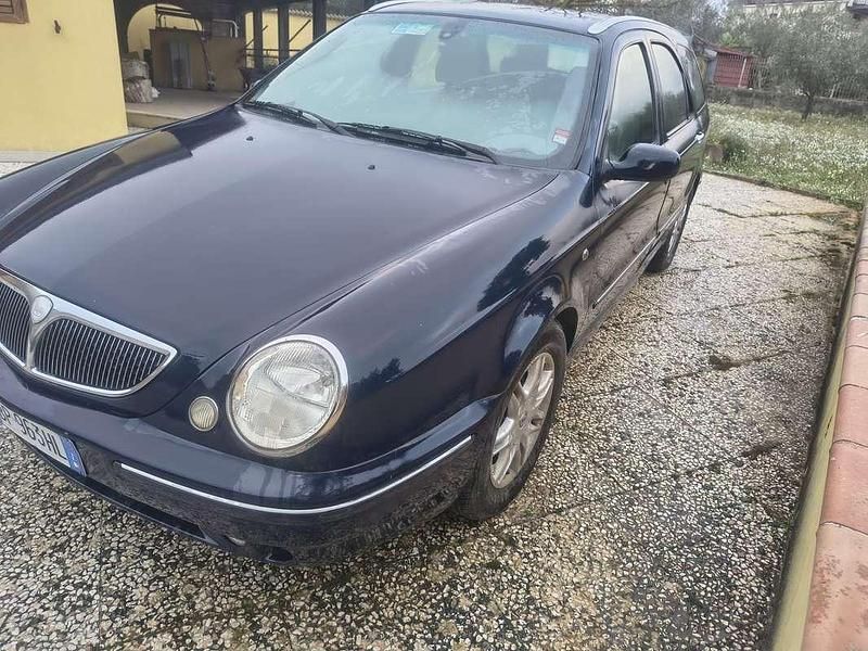 Usata Lancia Lybra 110 CV (80 kW) 2000 Blu/azzurro Station wagon