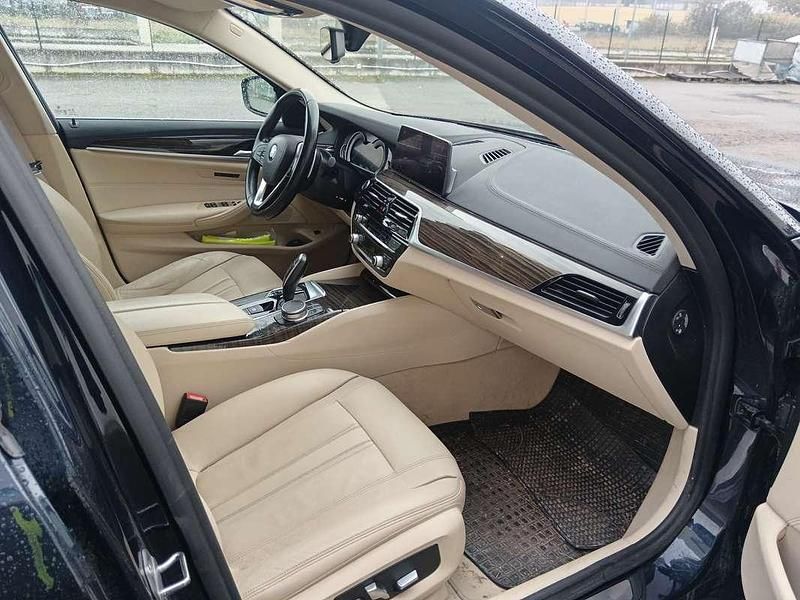 Usata BMW 520 Luxury Line 190 CV (139 kW) 2019 Blu/azzurro Station wagon