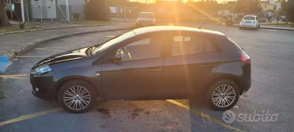Usata Fiat Bravo 120 CV (88 kW) 2011 Grigio Utilitaria