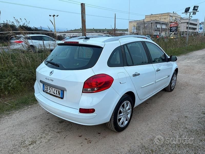 Usata Renault Clio GrandTour 75 CV (55 kW) 2010 Bianco Station wagon