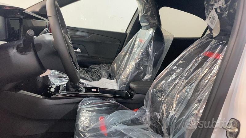 Usata Opel Mokka GS Line 101 CV (74 kW) 2022 Bianco SUV