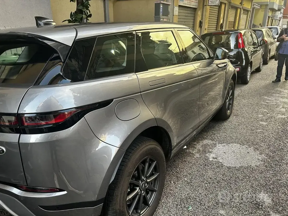Usata Land Rover Range Rover evoque 150 CV (110 kW) 2023 Nero SUV