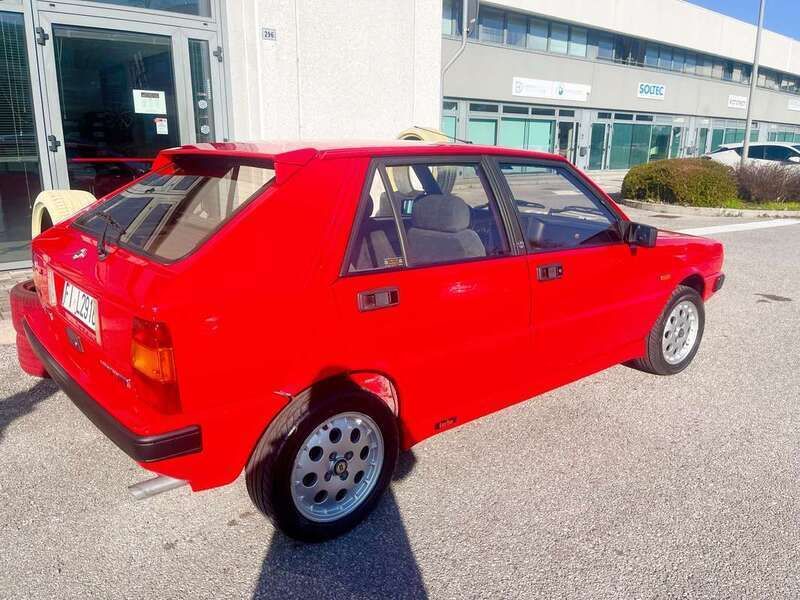 Usata Lancia Delta 140 CV (102 kW) 1991 Rosso Utilitaria