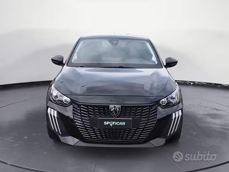 Usata Peugeot 208 Active 75 CV (55 kW) 2024 Nero Utilitaria