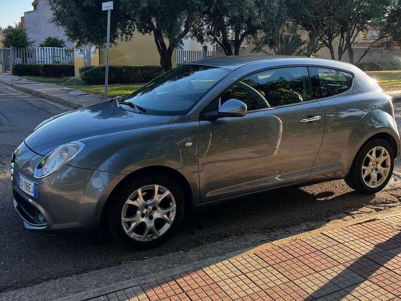 Usata 2010 Alfa Romeo MiTo Distinctive Due volumi | 6500 € (Cara) - Immagine 1/4