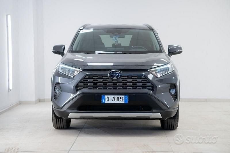 Usata Toyota RAV4 Hybrid 218 CV (160 kW) 2021 Grigio SUV