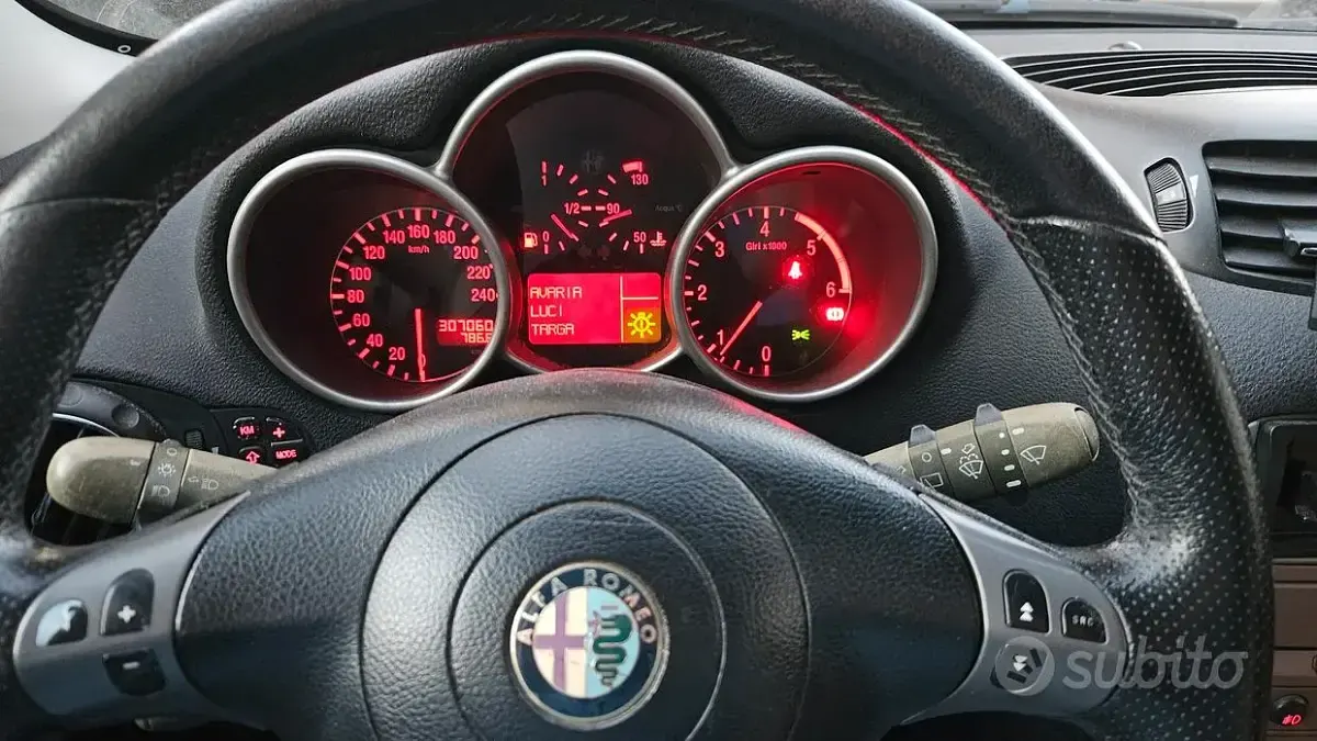 Usata Alfa Romeo 147 140 CV (102 kW) 2003 Utilitaria