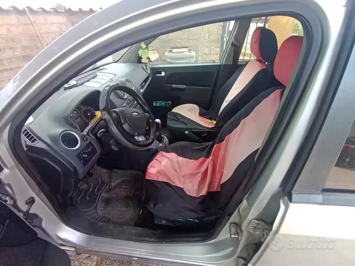 Usata Ford Focus 110 CV (80 kW) 2008 Grigio Monovolume