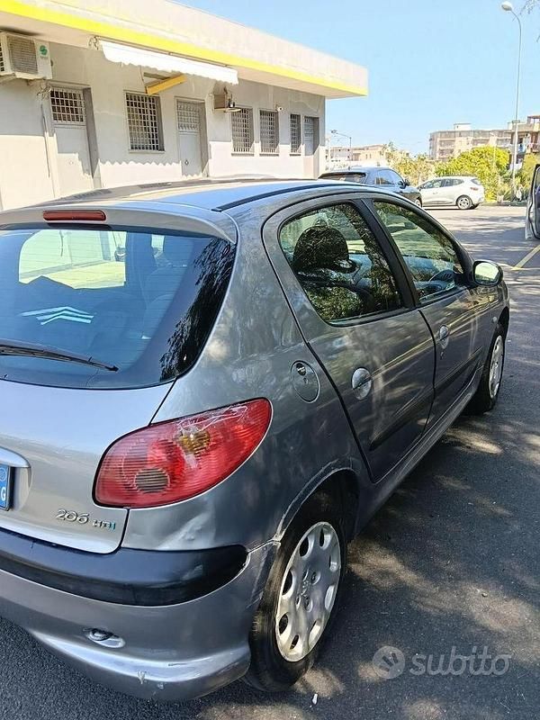 Usata Peugeot 206 68 CV (50 kW) 2005 Utilitaria