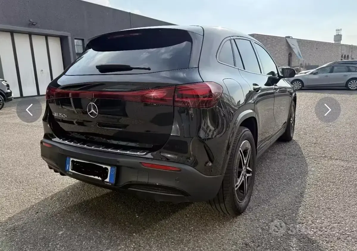 Usata Mercedes EQA250+ AMG 94 kW (129 CV) 2024 Nero SUV