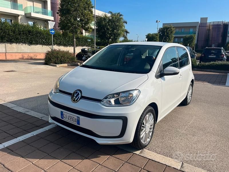 Bianco Usata 2022 VW up! Due volumi | 11.900 € (Buon prezzo) - Immagine 1/4