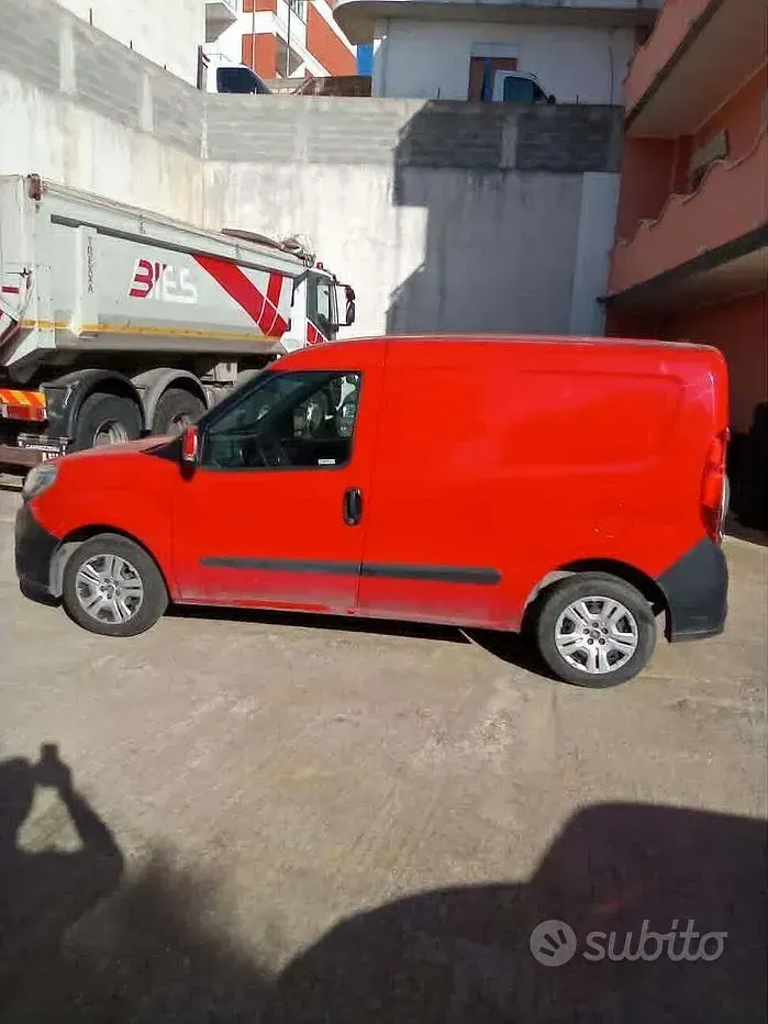 Usata Fiat Doblò 95 CV (69 kW) 2017 Rosso Monovolume