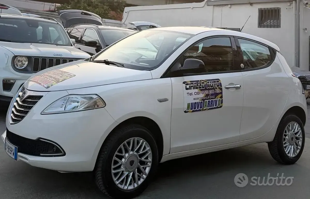 Usata Lancia Ypsilon 84 CV (61 kW) 2015 Bianco Utilitaria