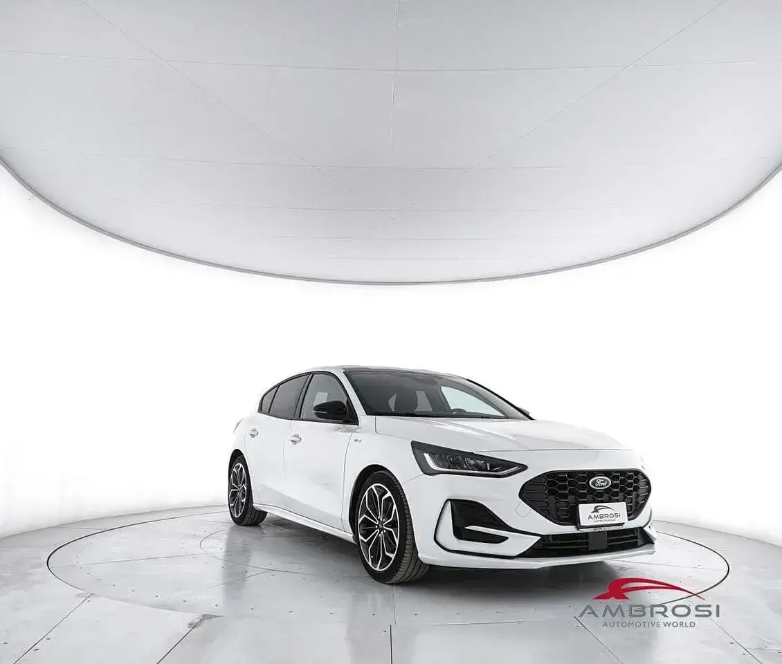 Usata Ford Focus ST-Line X 116 CV (85 kW) 2024 Bianco Berlina