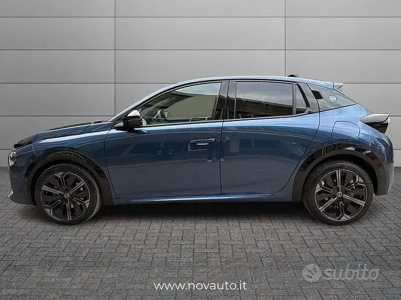 Usata Lancia Ypsilon 101 CV (74 kW) 2024 Blu/azzurro Utilitaria
