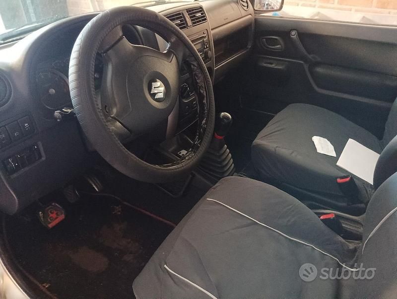 Grigio Usata 2006 Suzuki Jimny SUV | 6800 € (Buon prezzo) - Immagine 1/4