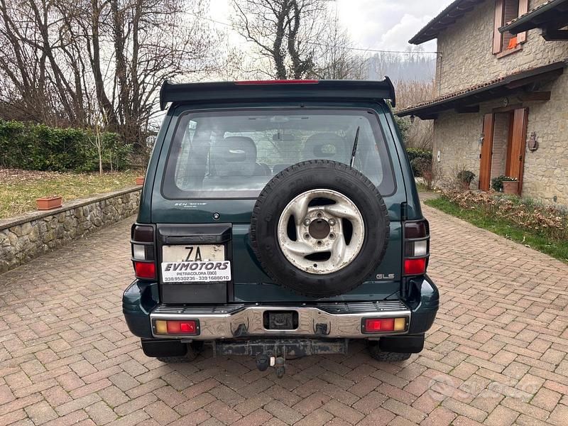 Usata Mitsubishi Pajero 100 CV (73 kW) 1998 Verde SUV
