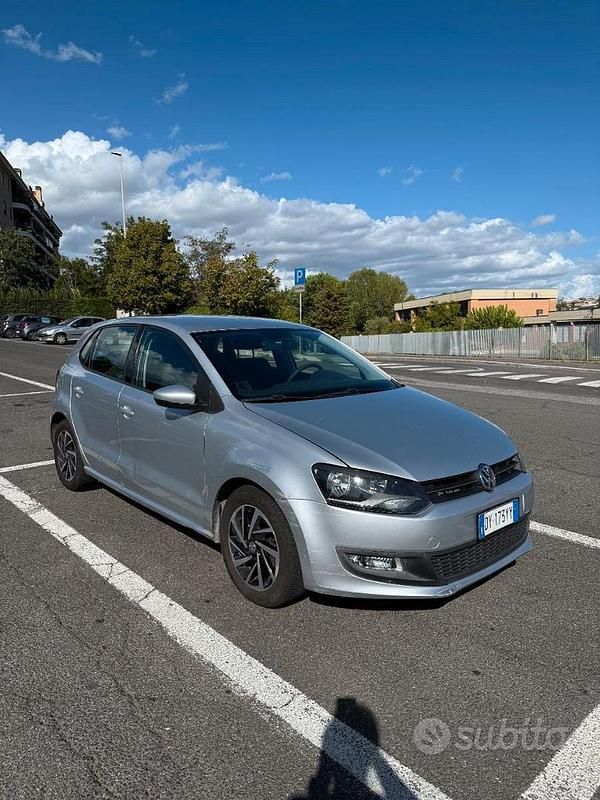 Usata VW Polo Comfortline 90 CV (66 kW) 2010 Grigio Berlina