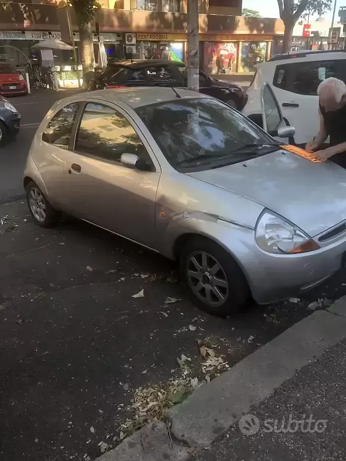 Usata Ford Ka 69 CV (50 kW) 2004 Grigio Utilitaria