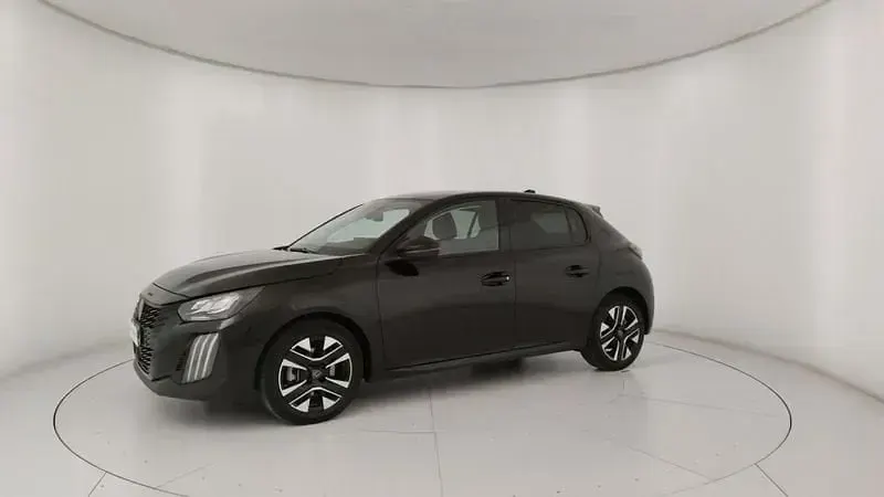 Usata Peugeot 208 Allure 101 CV (74 kW) 2025 Nero Utilitaria