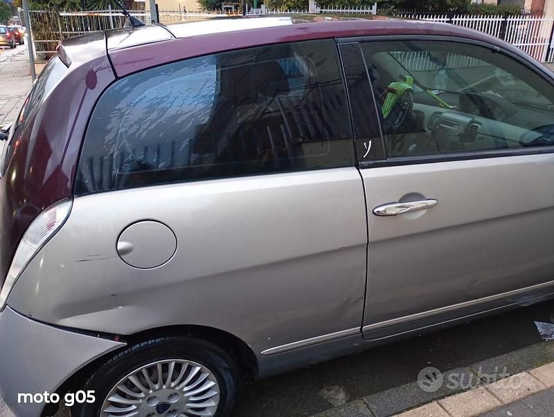Usata Lancia Ypsilon 77 CV (56 kW) 2006 Grigio Utilitaria