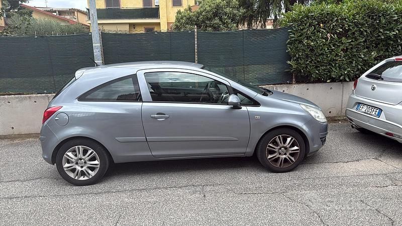 Usata Opel Corsa 80 CV (58 kW) 2007 Grigio Utilitaria