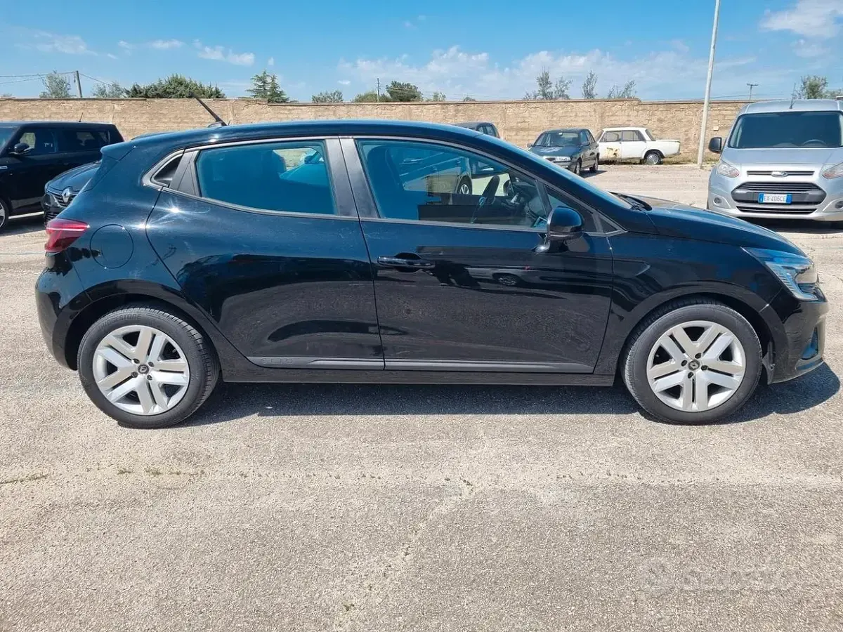 Usata Renault Clio V 91 CV (66 kW) 2022 Nero Berlina