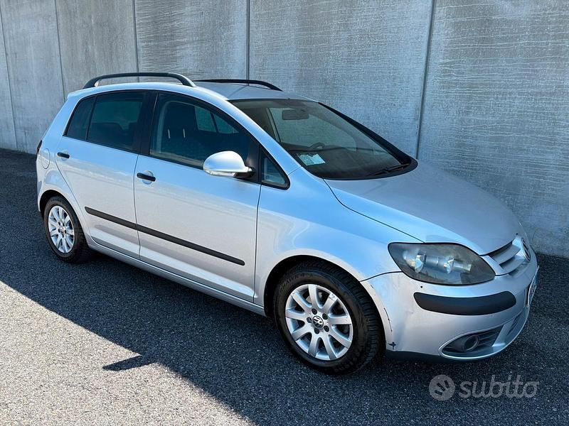 Argento Usata 2008 VW Golf Plus Monovolume | 2500 € (Buon prezzo) - Immagine 1/4