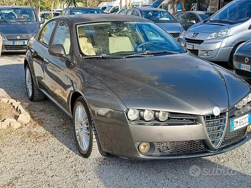 Usata Alfa Romeo 159 197 CV (144 kW) 2008 Grigio Berlina