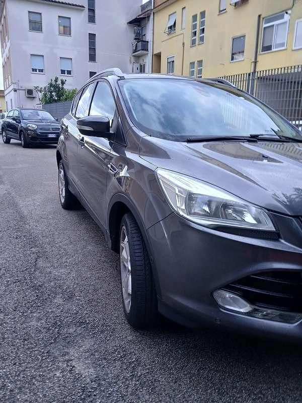 Usata Ford Kuga 163 CV (119 kW) 2014 Argento SUV