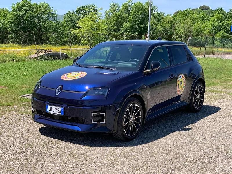 Blu Usata 2024 Renault R5 Iconic Due volumi | 30.000 € (Buon prezzo) - Immagine 1/4
