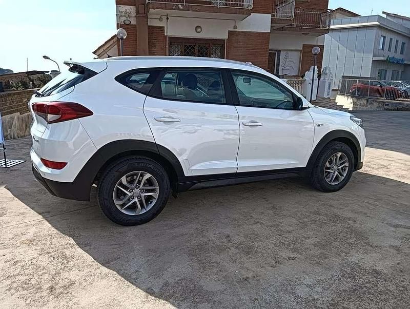 Usata Hyundai Tucson Xpossible 116 CV (85 kW) 2016 Bianco SUV