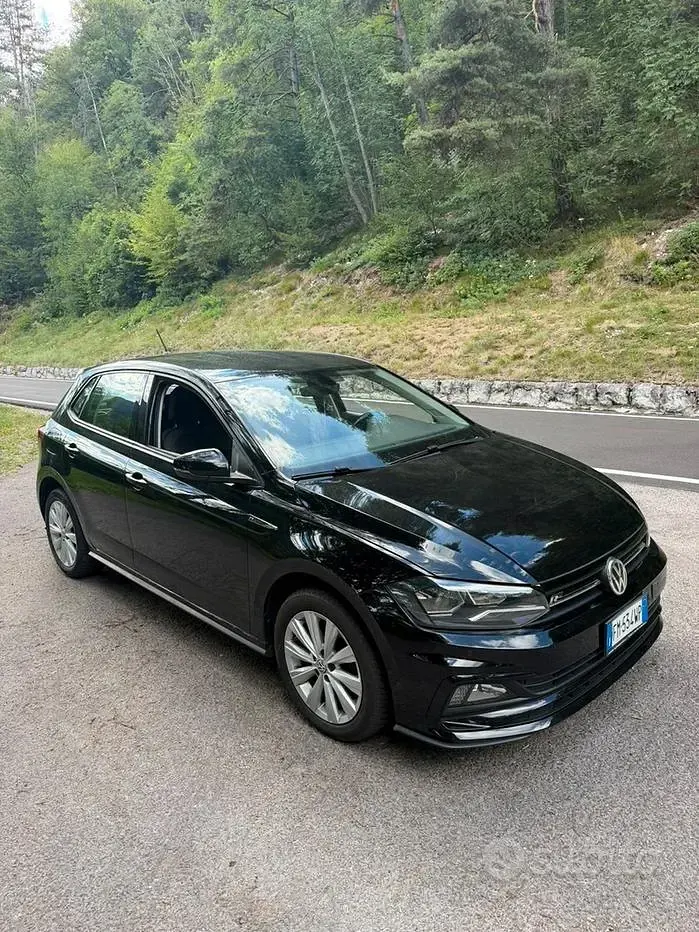 Usata VW Polo R-line 95 CV (69 kW) 2018 Nero Utilitaria