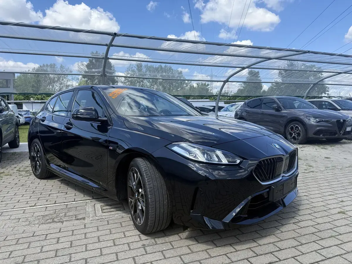 Usata BMW 120 M Sport 170 CV (125 kW) 2025 Grigio Utilitaria
