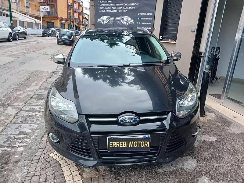 Begagnad Ford Focus Titanium 115 HK (84 kW) 2012 Svart Kombi