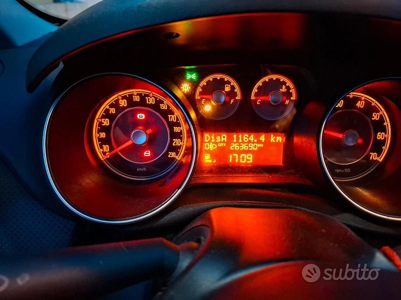 Usata Fiat Punto 2011 Bianco Berlina