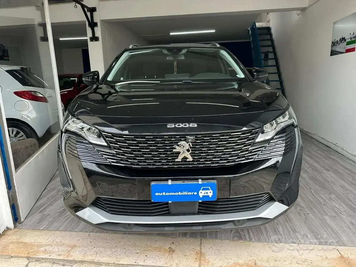 Usata Peugeot 5008 Allure 131 CV (96 kW) 2022 Nero SUV