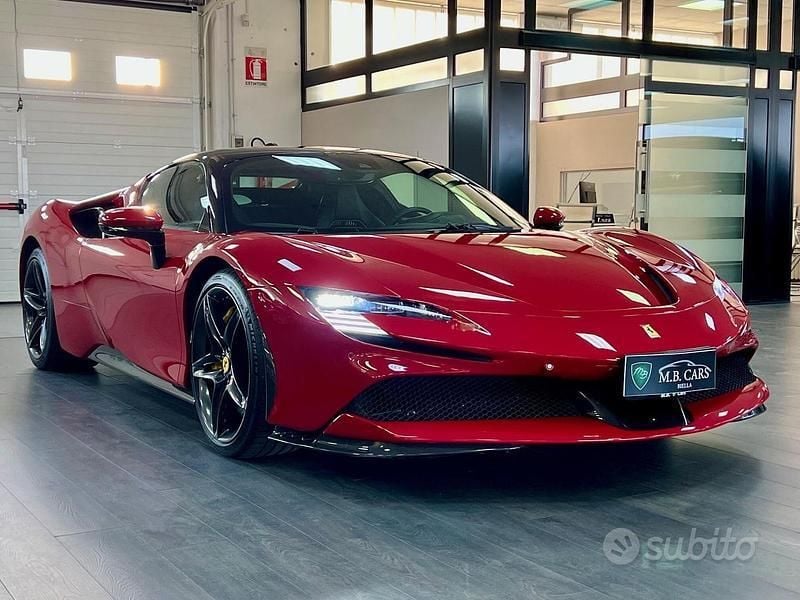Rosso Usata 2021 Ferrari SF90 Coupé | 379.900 € - Immagine 1/2