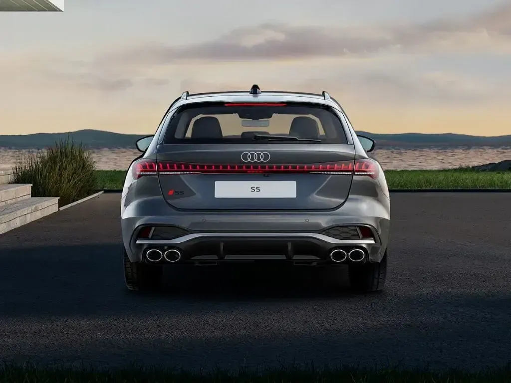 Nuova Audi S5 Ambiente 367 CV (269 kW) 2026 Grigio daytona perlato Station wagon