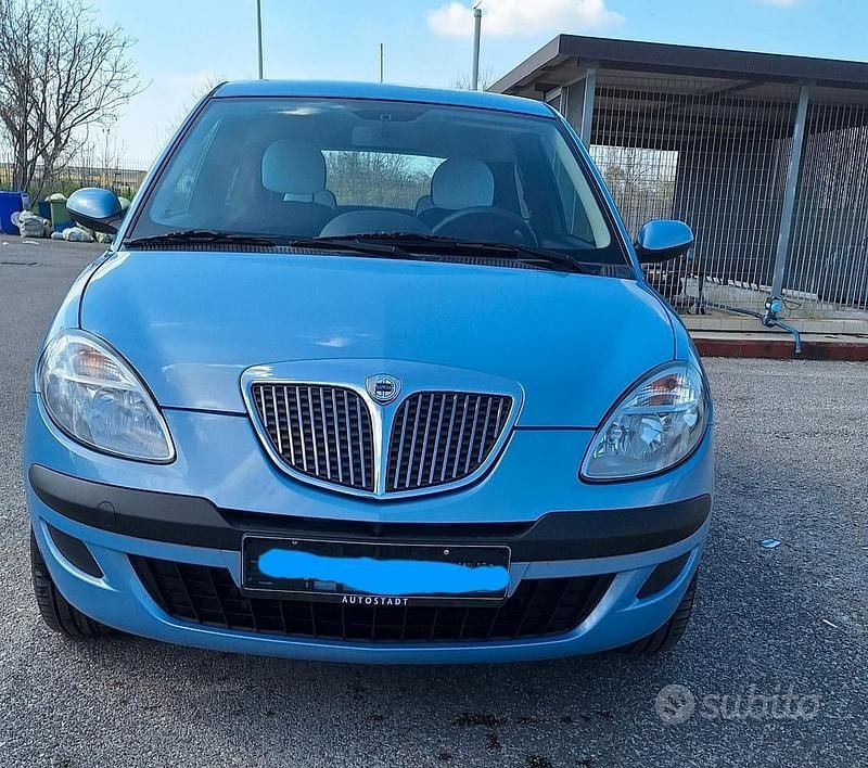 Usata Lancia Ypsilon 69 CV (50 kW) 2006 Blu Utilitaria