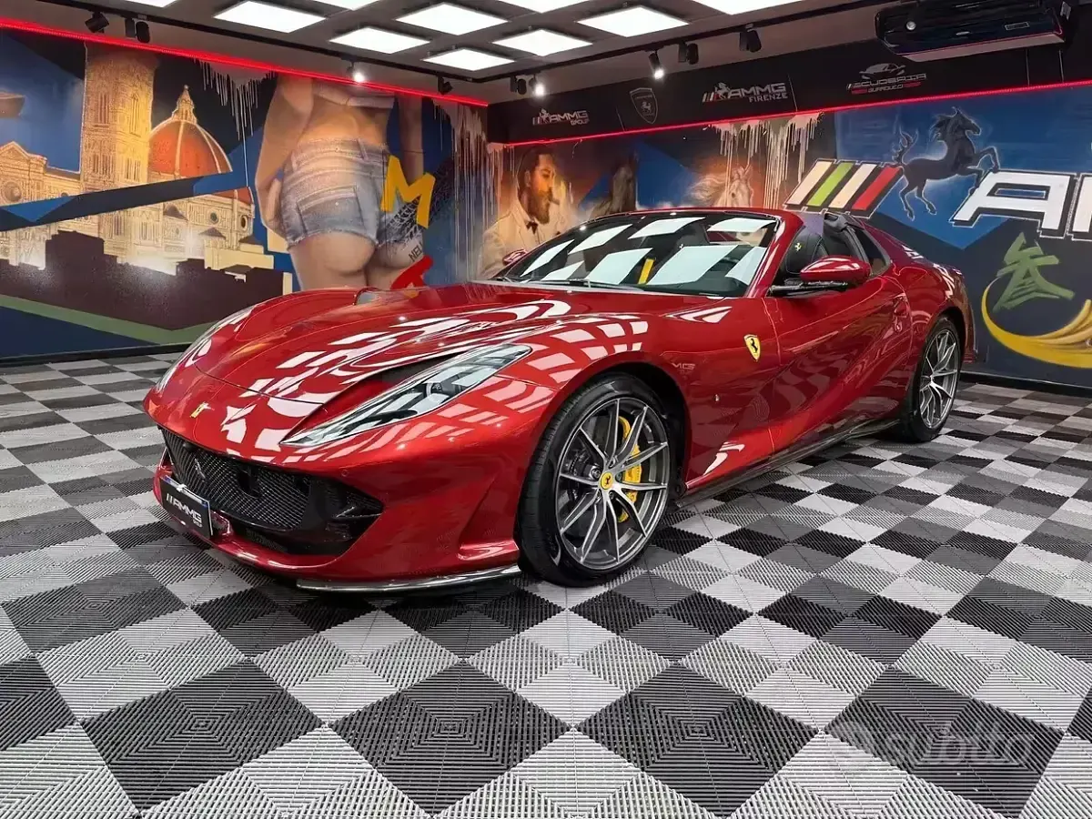 Usata Ferrari 812 795 CV (584 kW) 2021 Cabrio