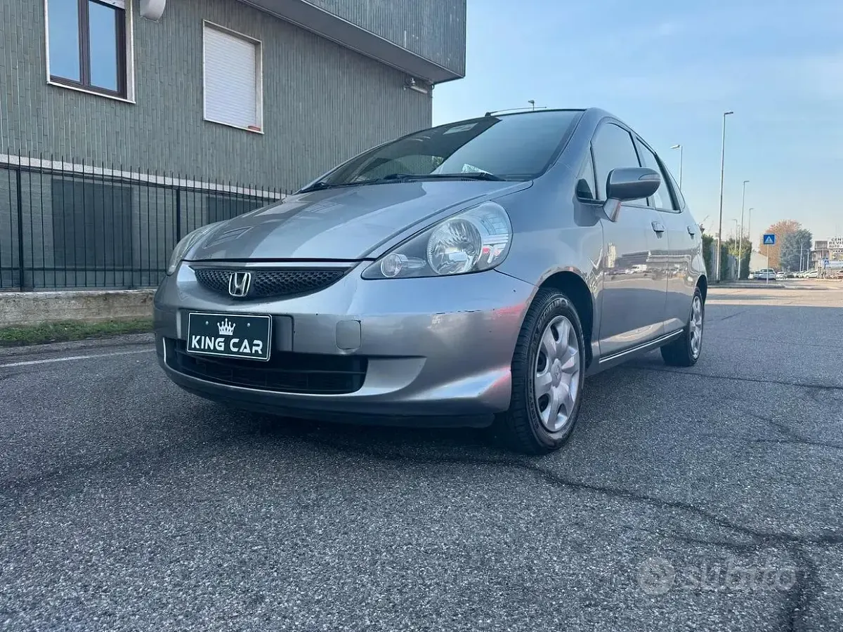 Usata Honda Jazz LS 83 CV (61 kW) 2006 Grigio Utilitaria