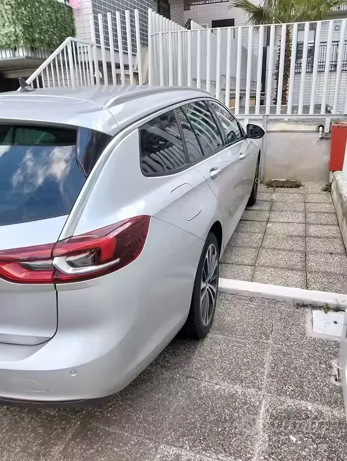 Usata Opel Insignia 136 CV (100 kW) 2019 Grigio Station wagon