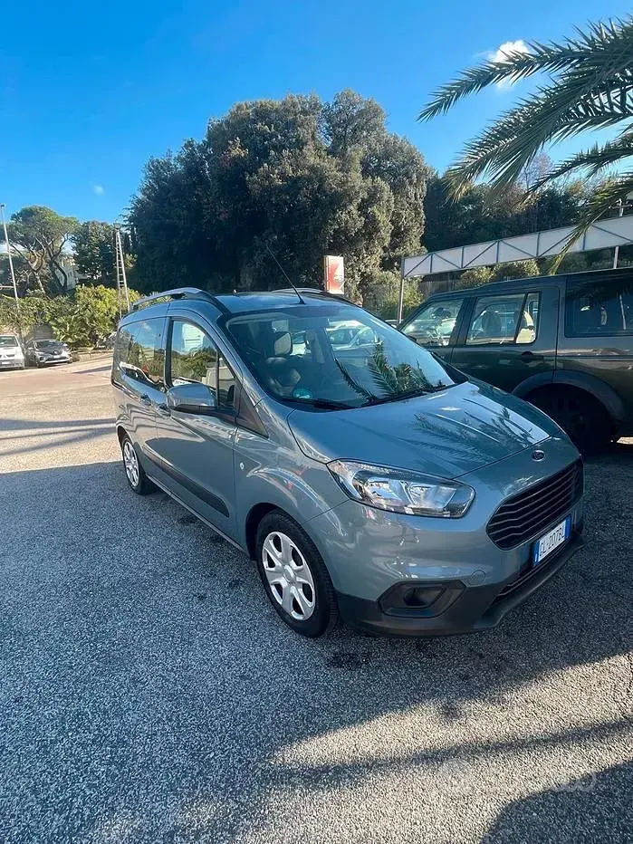 Usata Ford Courier Trend 100 CV (73 kW) 2020 Verde Monovolume