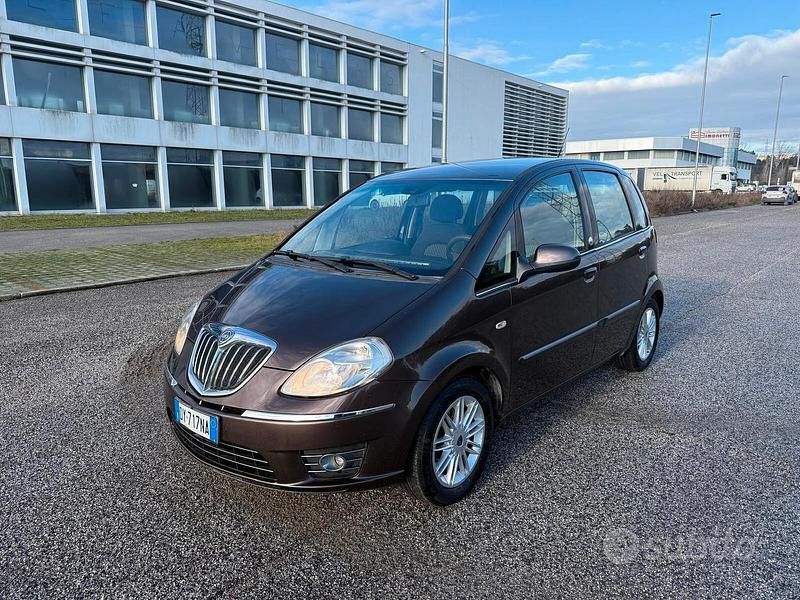 Usata Lancia Musa 77 CV (56 kW) 2009 Marrone Monovolume