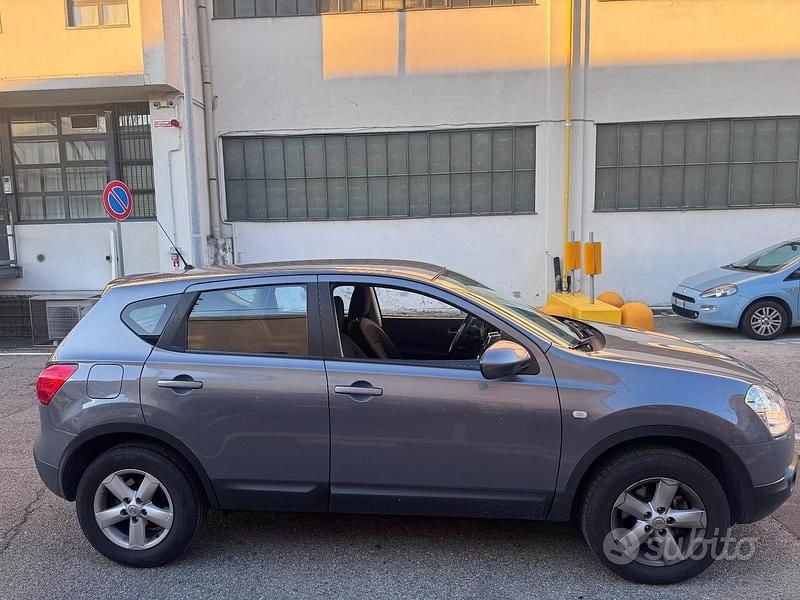 Usata Nissan Qashqai 114 CV (83 kW) 2008 Grigio SUV