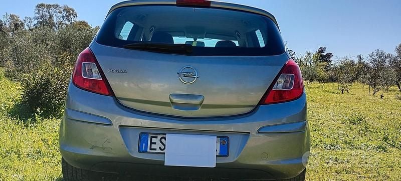 Usata Opel Corsa 75 CV (55 kW) 2013 Grigio Utilitaria