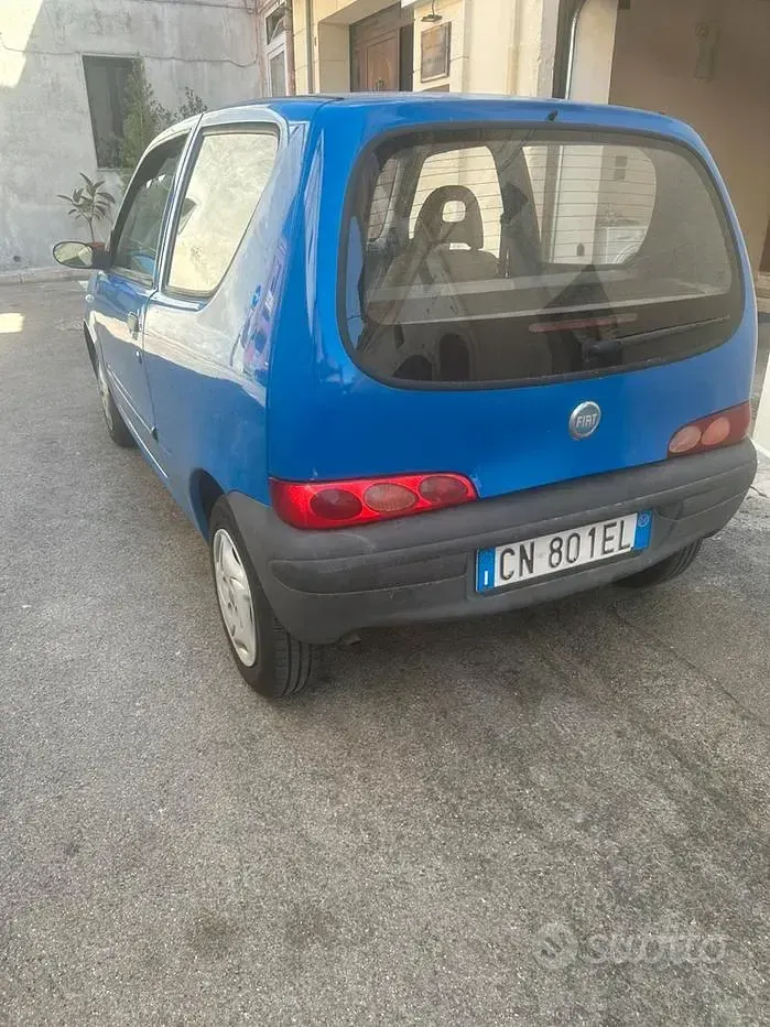 Usata Fiat 600 54 CV (39 kW) 2004 Bluazzurro Utilitaria